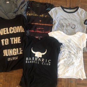 SIX GRAPHIC AND BASIC T SHIRTS , size Small